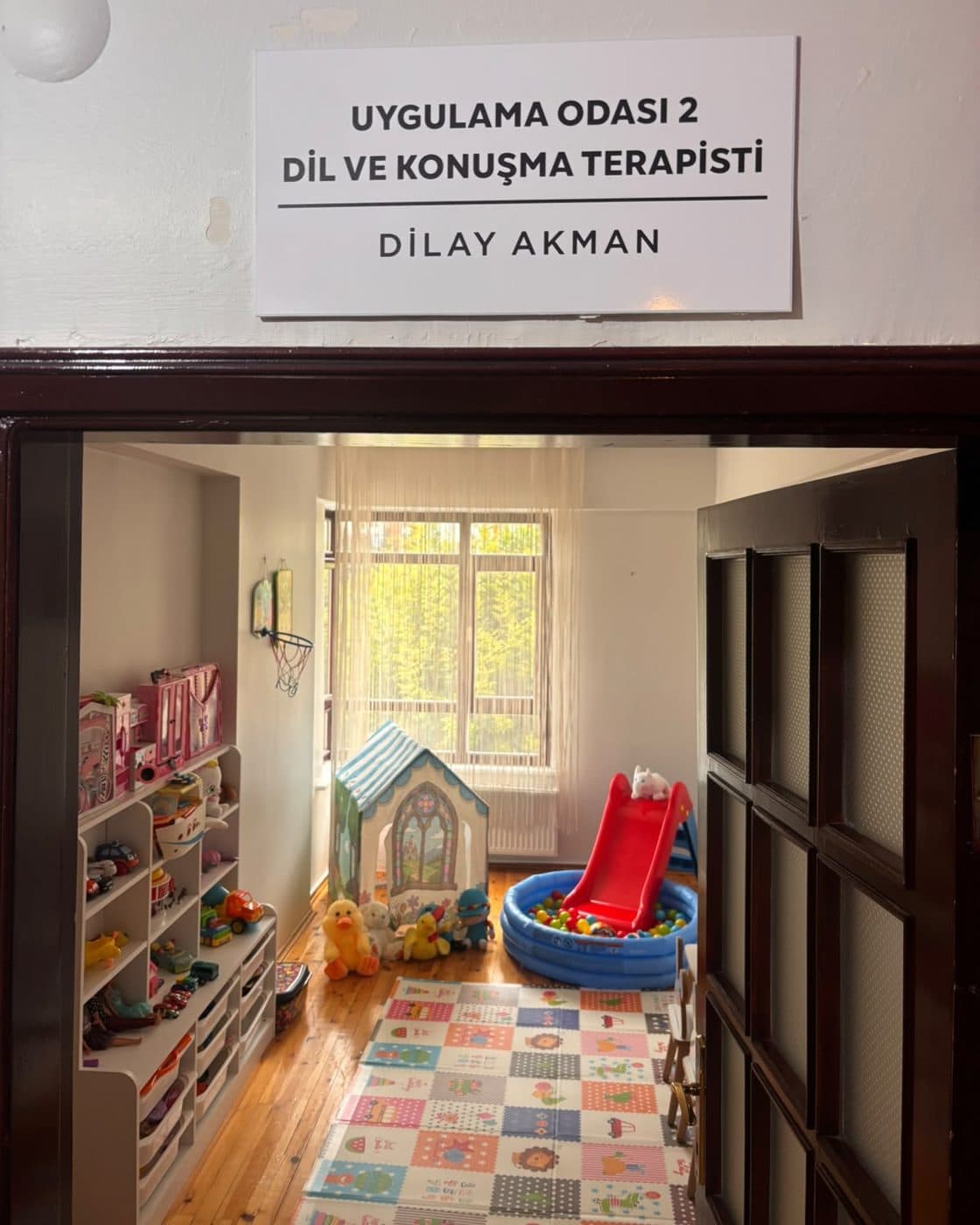 Uygulama Odası 2 kapı tabelası